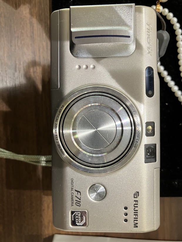 FUJIFILM F70をお買取り致しました。